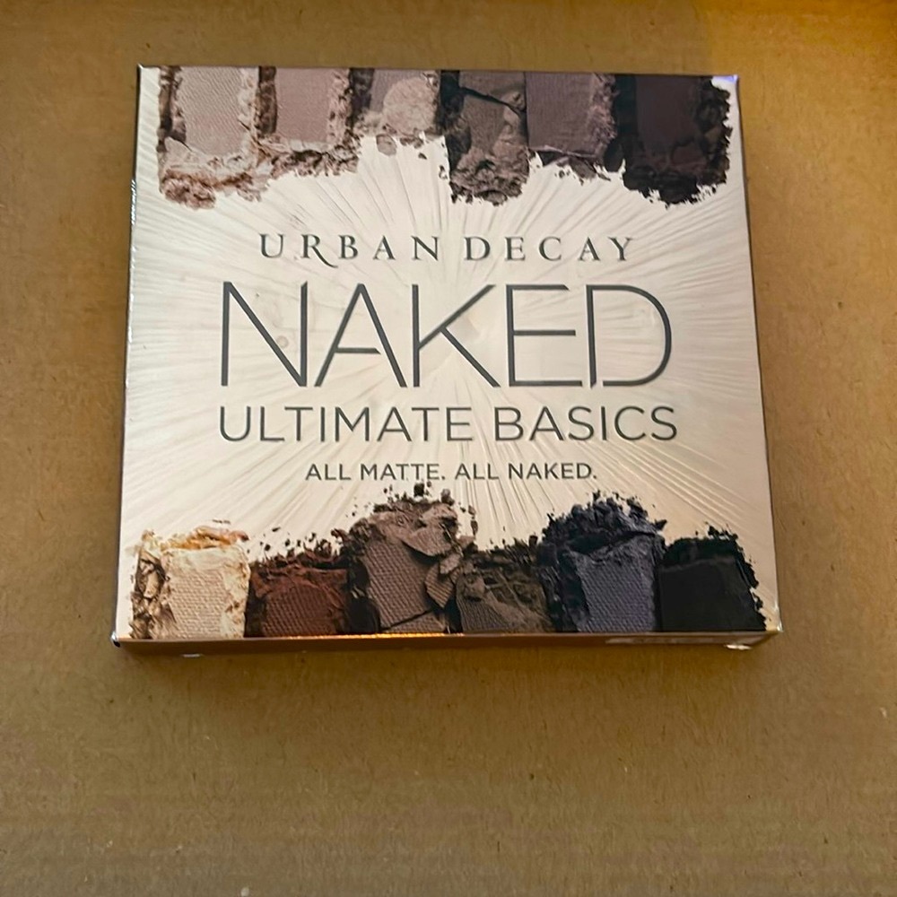 NIB Urban Decay Naked Ultimate Basics Matte Neutrals Eye Shadow Palette & Brush